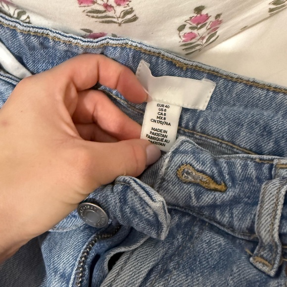 H&M Light Blue Flare Jeans - Picture 3 of 3